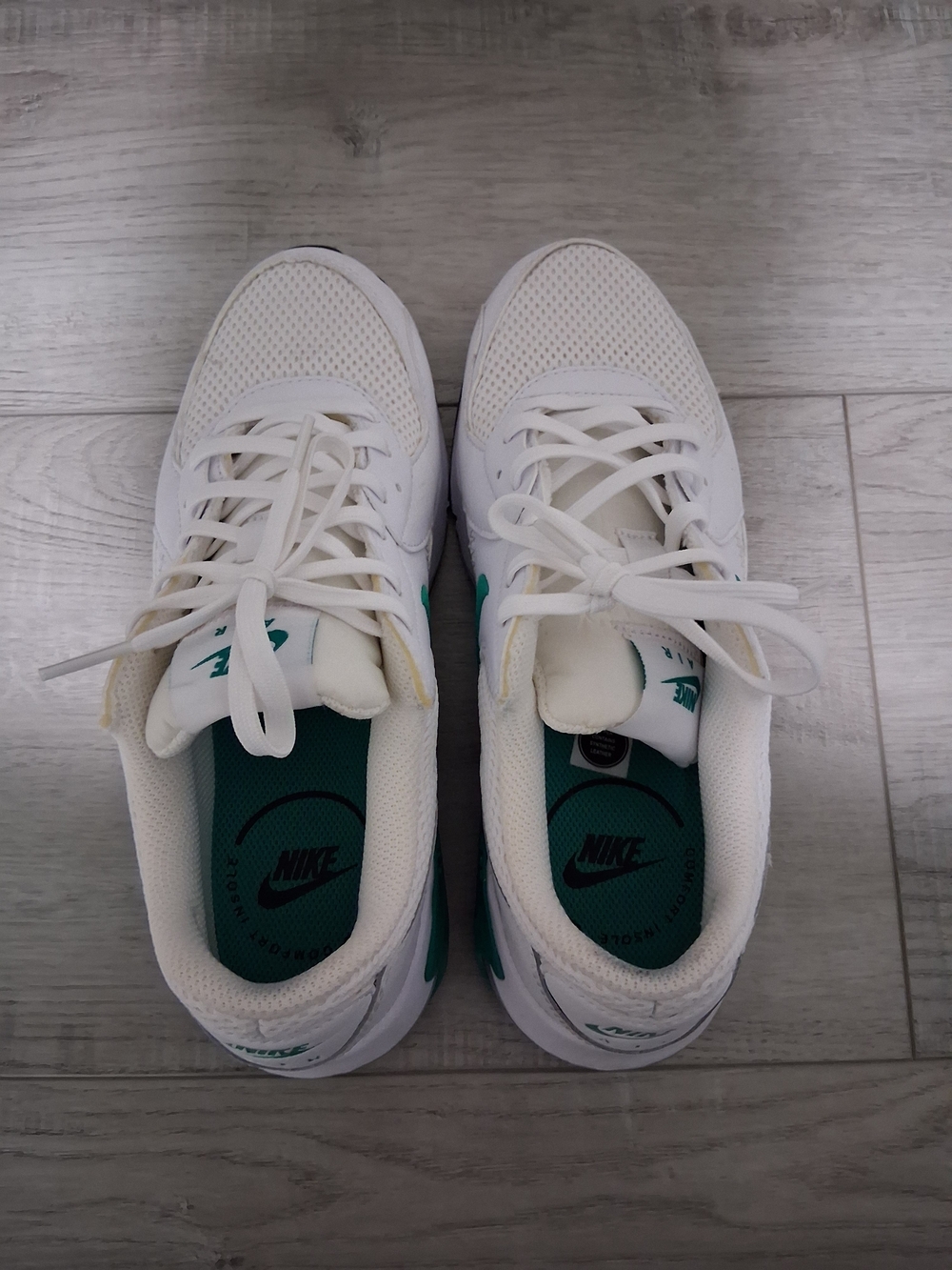 Nike Women's White and Teal Athletic Sneakers